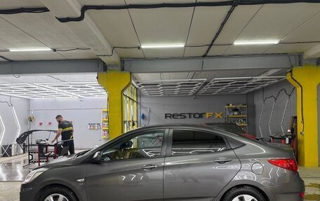 Hyundai Solaris II рестайлинг, 2013 год, 600 000 рублей, 2 фотография