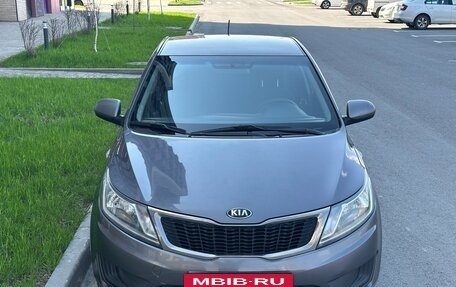 KIA Rio III рестайлинг, 2013 год, 850 000 рублей, 2 фотография