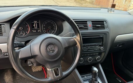 Volkswagen Jetta VI, 2012 год, 1 040 000 рублей, 12 фотография