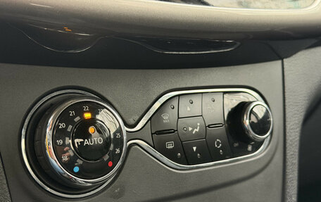 Renault Logan II, 2020 год, 920 000 рублей, 10 фотография