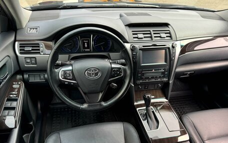Toyota Camry, 2017 год, 2 210 000 рублей, 6 фотография