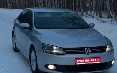 Volkswagen Jetta VI, 2013 год, 950 000 рублей, 6 фотография