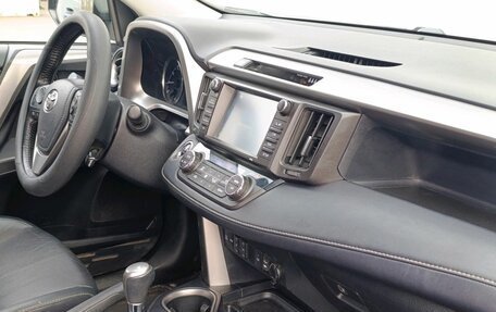 Toyota RAV4, 2018 год, 2 550 000 рублей, 10 фотография