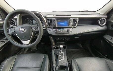 Toyota RAV4, 2018 год, 2 550 000 рублей, 14 фотография