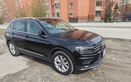 Volkswagen Tiguan II, 2018 год, 2 150 000 рублей, 2 фотография