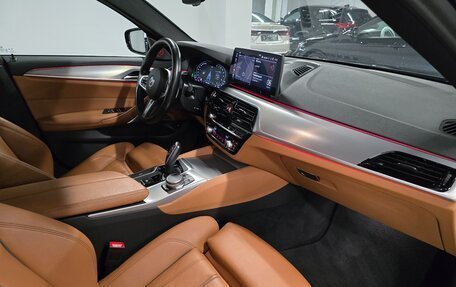 BMW 5 серия, 2020 год, 5 555 000 рублей, 21 фотография