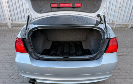 BMW 3 серия, 2011 год, 1 050 000 рублей, 13 фотография