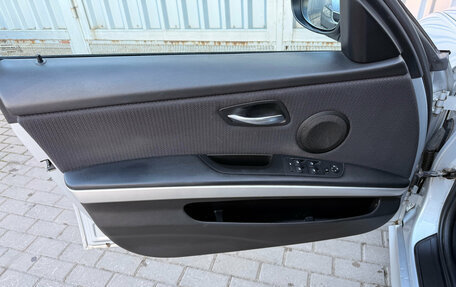 BMW 3 серия, 2011 год, 1 050 000 рублей, 16 фотография