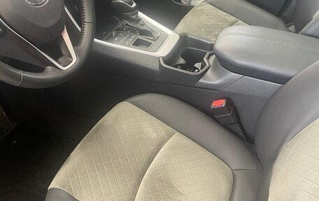 Toyota RAV4, 2025 год, 4 099 000 рублей, 6 фотография