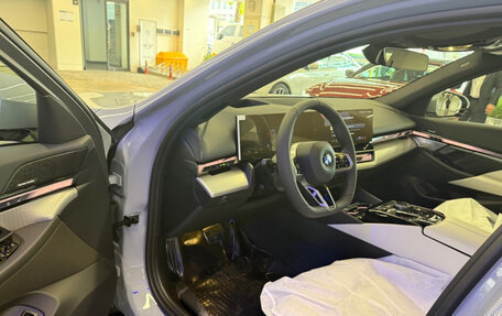 BMW 5 серия, 2025 год, 7 700 000 рублей, 3 фотография