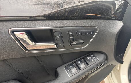 Mercedes-Benz E-Класс, 2011 год, 2 200 000 рублей, 11 фотография