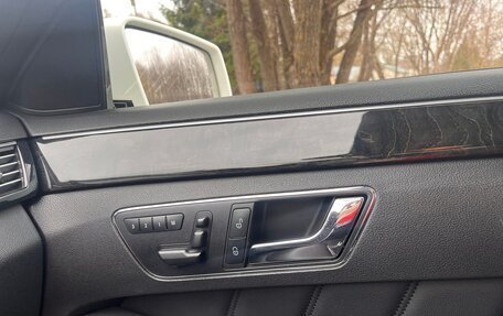 Mercedes-Benz E-Класс, 2011 год, 2 200 000 рублей, 13 фотография