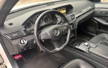 Mercedes-Benz E-Класс, 2011 год, 2 200 000 рублей, 10 фотография