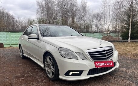 Mercedes-Benz E-Класс, 2011 год, 2 200 000 рублей, 2 фотография