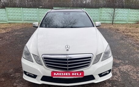 Mercedes-Benz E-Класс, 2011 год, 2 200 000 рублей, 3 фотография