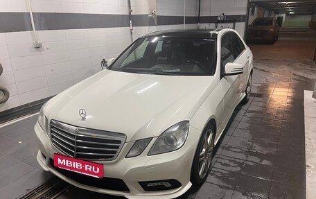 Mercedes-Benz E-Класс, 2011 год, 2 200 000 рублей, 19 фотография