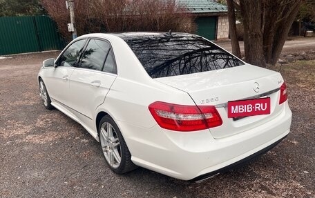 Mercedes-Benz E-Класс, 2011 год, 2 200 000 рублей, 4 фотография