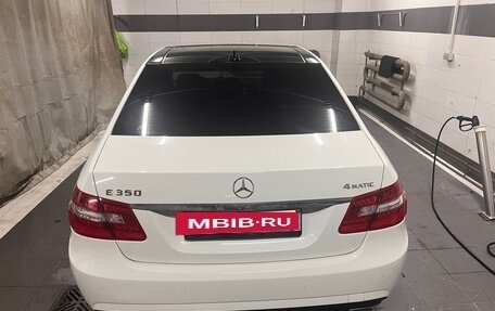 Mercedes-Benz E-Класс, 2011 год, 2 200 000 рублей, 23 фотография