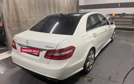 Mercedes-Benz E-Класс, 2011 год, 2 200 000 рублей, 22 фотография