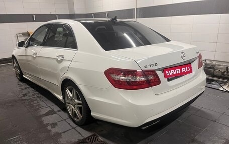 Mercedes-Benz E-Класс, 2011 год, 2 200 000 рублей, 24 фотография