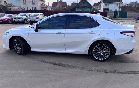 Toyota Camry, 2019 год, 2 750 000 рублей, 2 фотография