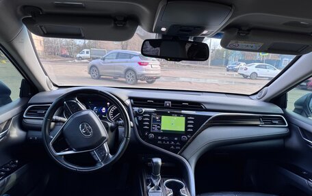 Toyota Camry, 2019 год, 2 750 000 рублей, 8 фотография