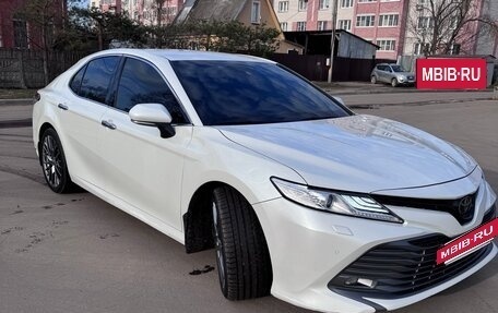 Toyota Camry, 2019 год, 2 750 000 рублей, 7 фотография