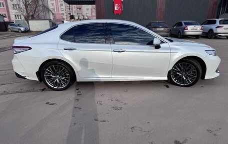 Toyota Camry, 2019 год, 2 750 000 рублей, 6 фотография