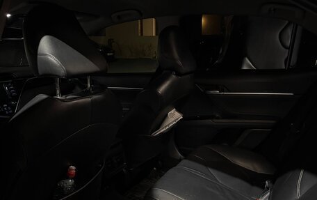 Toyota Camry, 2020 год, 2 100 000 рублей, 7 фотография