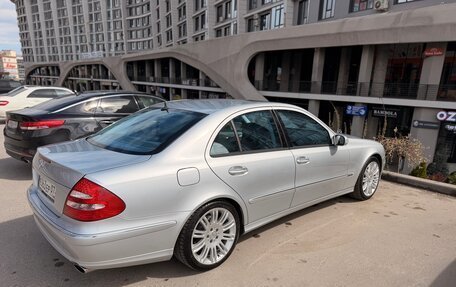 Mercedes-Benz E-Класс, 2005 год, 1 440 000 рублей, 2 фотография