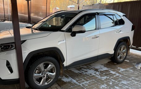 Toyota RAV4, 2019 год, 3 200 000 рублей, 18 фотография