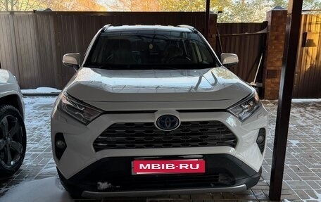 Toyota RAV4, 2019 год, 3 200 000 рублей, 19 фотография