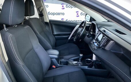 Toyota RAV4, 2017 год, 2 490 000 рублей, 14 фотография