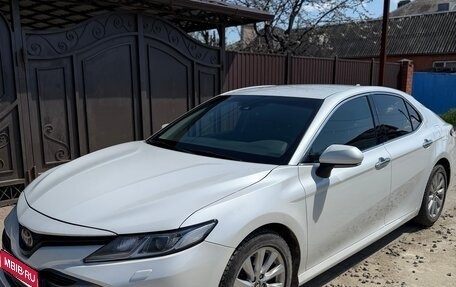 Toyota Camry, 2018 год, 2 750 000 рублей, 1 фотография