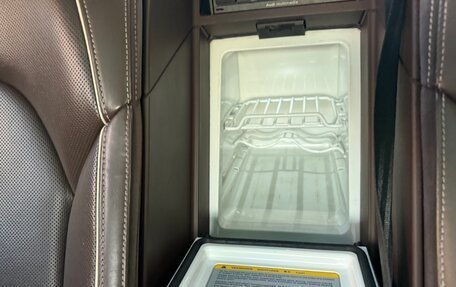 Audi A8, 2011 год, 2 159 000 рублей, 11 фотография