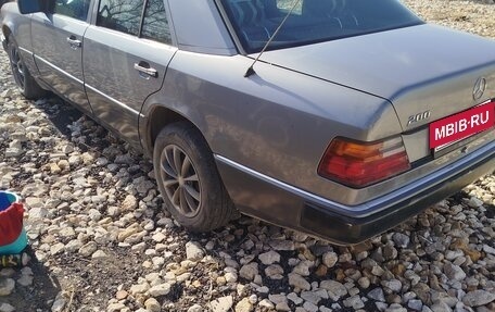 Mercedes-Benz W124, 1987 год, 300 000 рублей, 2 фотография
