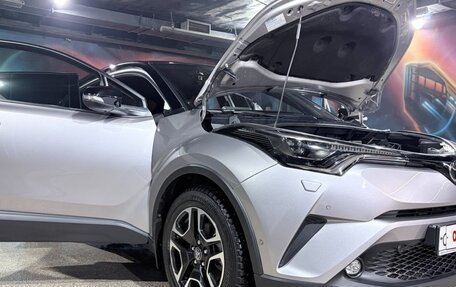Toyota C-HR I рестайлинг, 2019 год, 2 800 000 рублей, 7 фотография