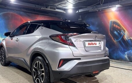 Toyota C-HR I рестайлинг, 2019 год, 2 800 000 рублей, 10 фотография