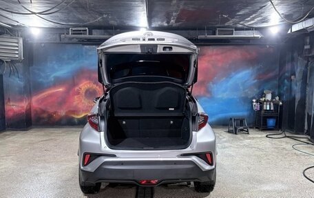 Toyota C-HR I рестайлинг, 2019 год, 2 800 000 рублей, 14 фотография