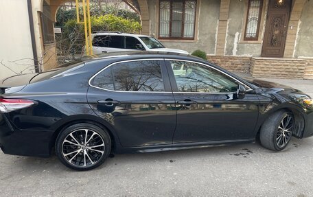 Toyota Camry, 2017 год, 2 200 000 рублей, 4 фотография