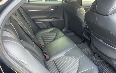 Toyota Camry, 2017 год, 2 200 000 рублей, 10 фотография