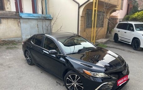 Toyota Camry, 2017 год, 2 200 000 рублей, 2 фотография