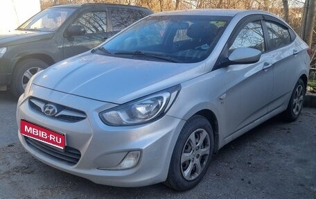 Hyundai Solaris II рестайлинг, 2013 год, 950 000 рублей, 1 фотография