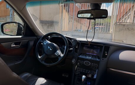 Infiniti QX70, 2015 год, 3 000 000 рублей, 12 фотография