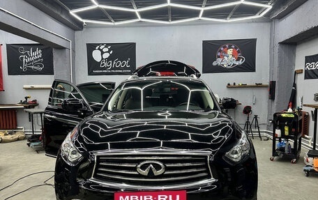 Infiniti QX70, 2015 год, 3 000 000 рублей, 18 фотография