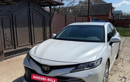 Toyota Camry, 2018 год, 2 750 000 рублей, 9 фотография