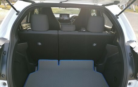 Toyota Yaris, 2021 год, 1 215 000 рублей, 8 фотография