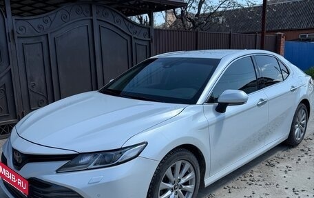 Toyota Camry, 2018 год, 2 750 000 рублей, 7 фотография