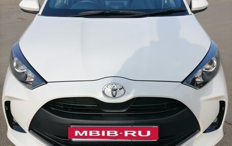 Toyota Yaris, 2021 год, 1 215 000 рублей, 6 фотография