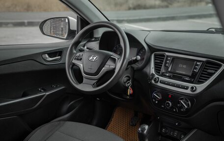 Hyundai Solaris II рестайлинг, 2017 год, 765 000 рублей, 6 фотография